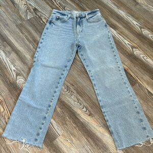 Zara Size 6 Light wash High rise straight leg Jean